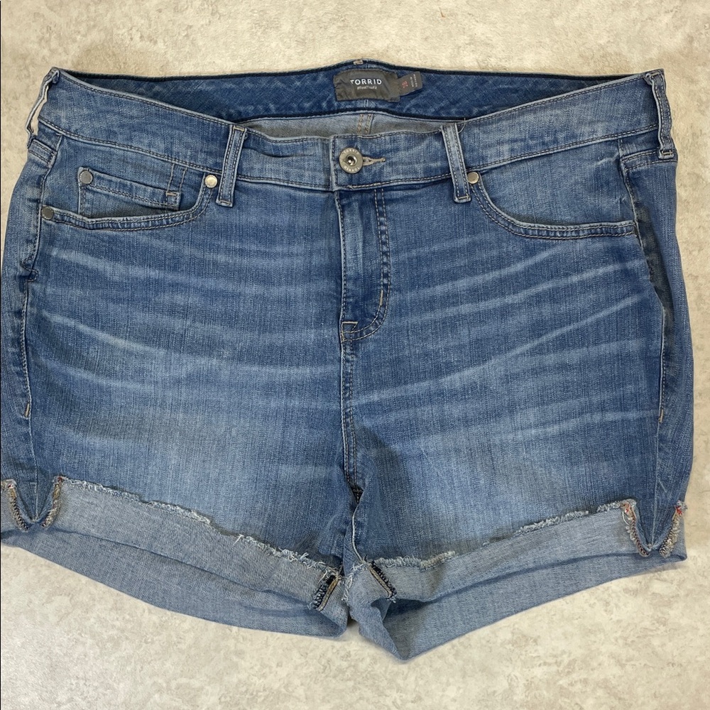Torrid Denim Cuffed Shorts Size 18 Plus Size Mid Rise Stretch